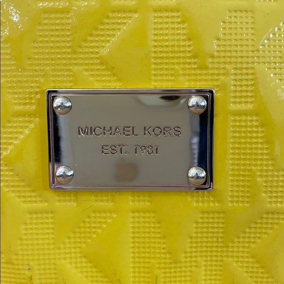 Michael Kors Tablet Case - Picture 3 of 7